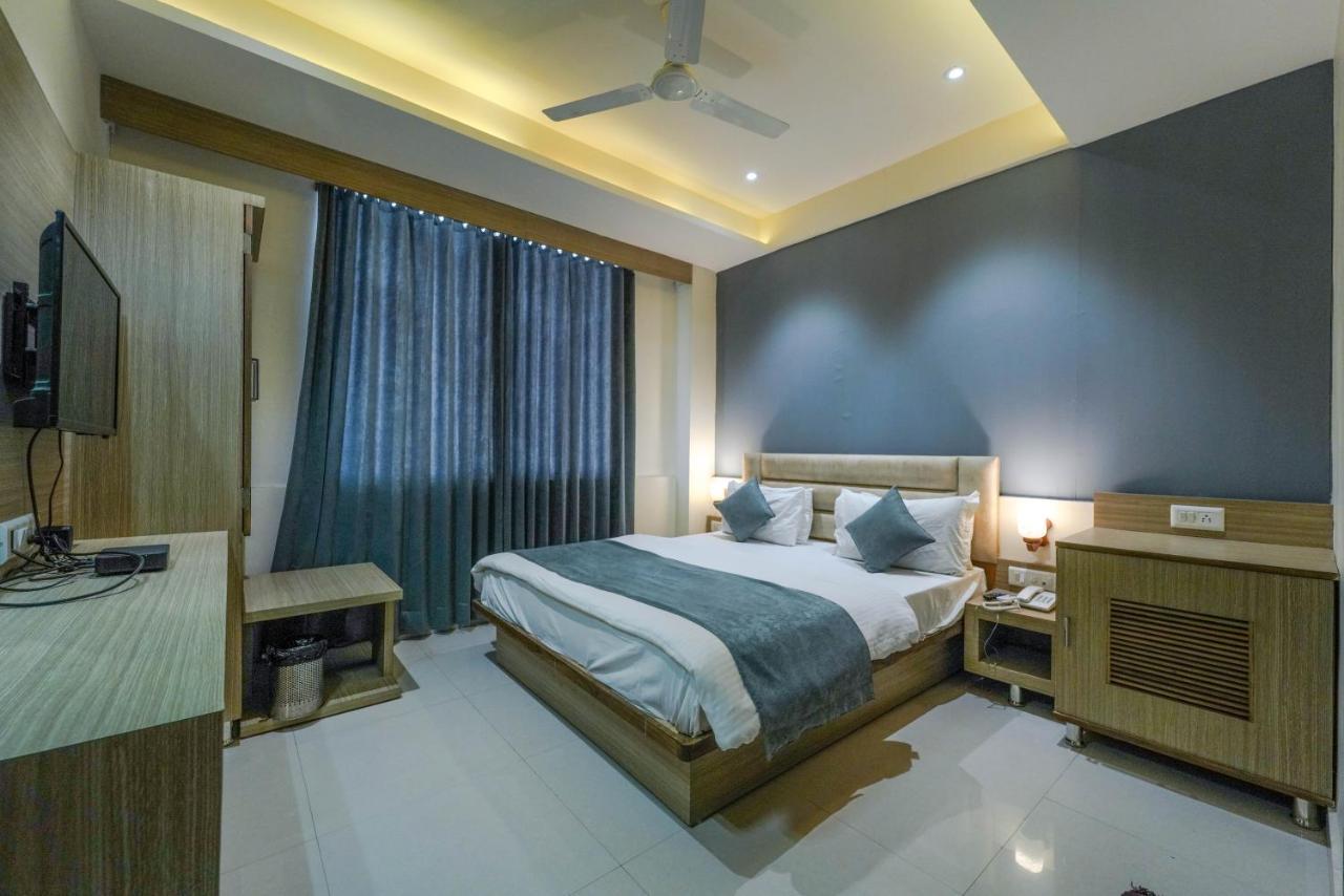 Hotel New Empire Ahmadabad Zewnętrze zdjęcie