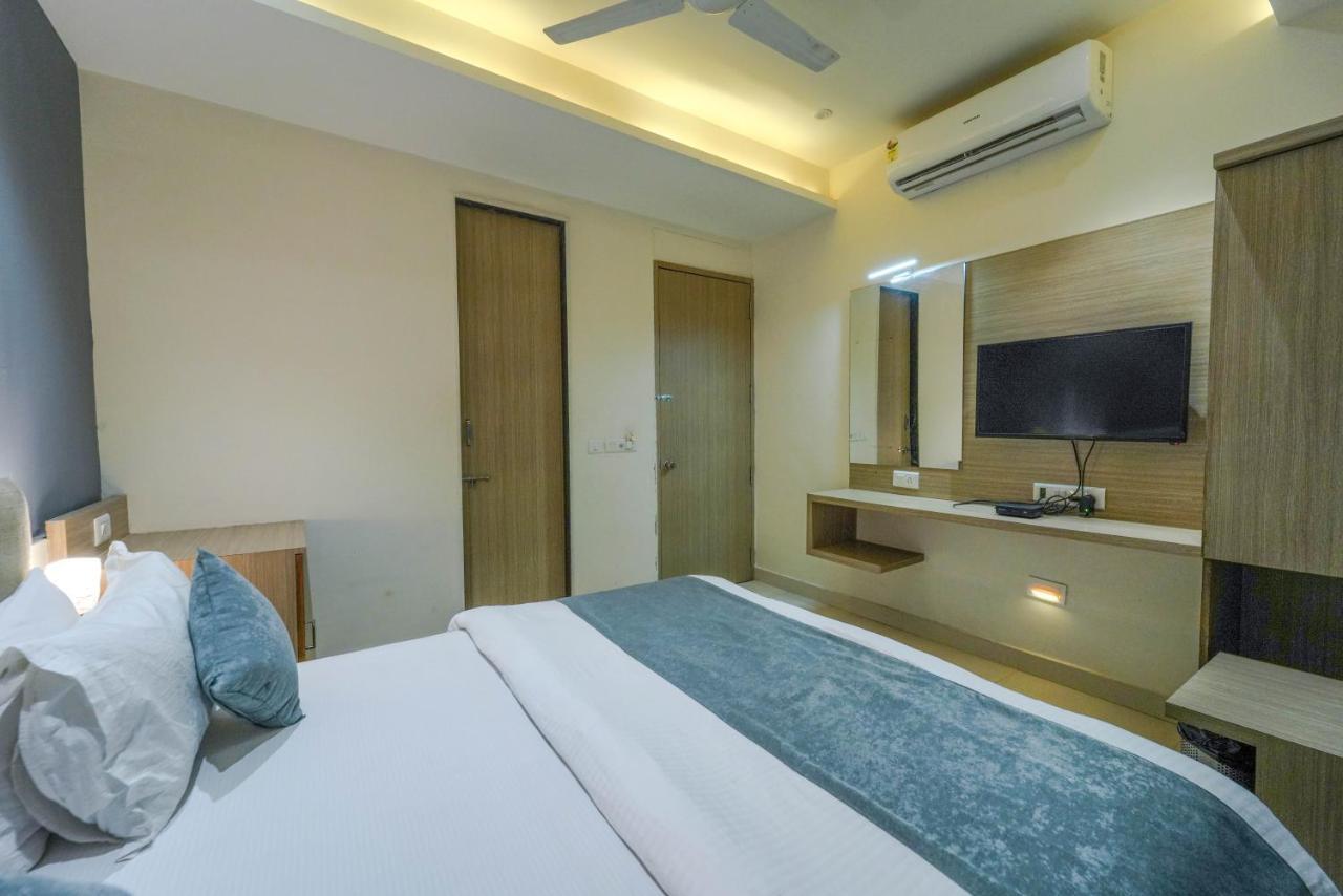 Hotel New Empire Ahmadabad Zewnętrze zdjęcie