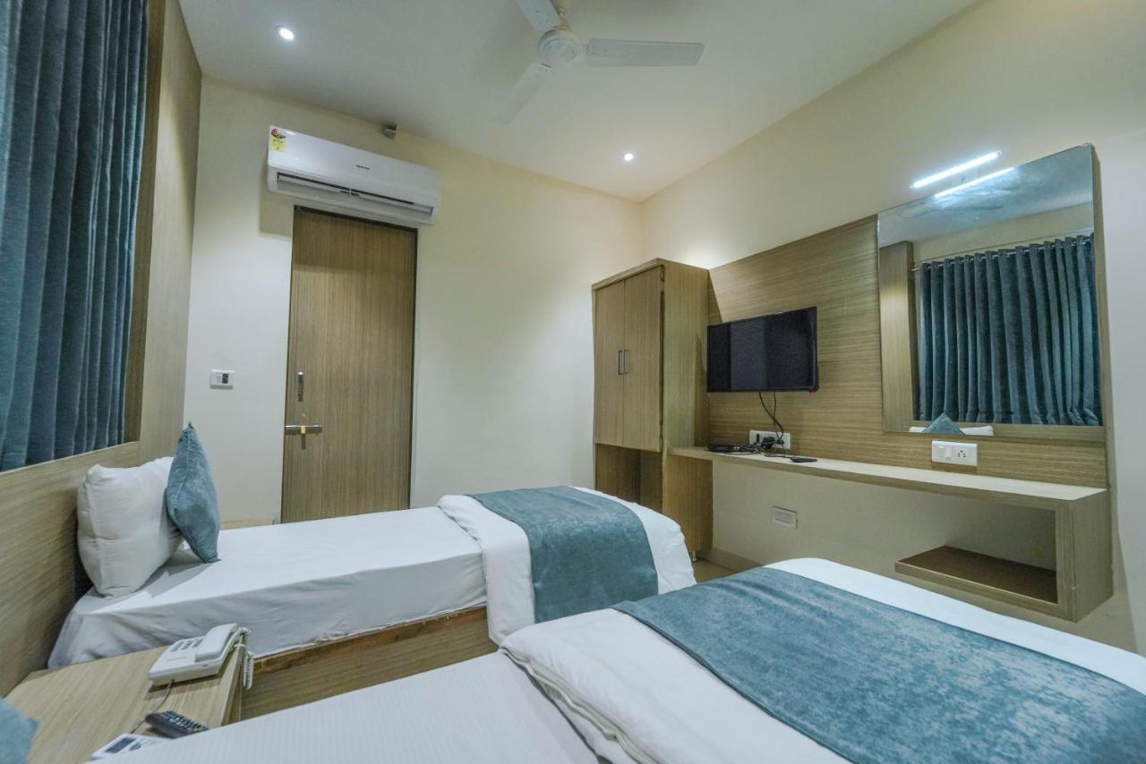 Hotel New Empire Ahmadabad Zewnętrze zdjęcie