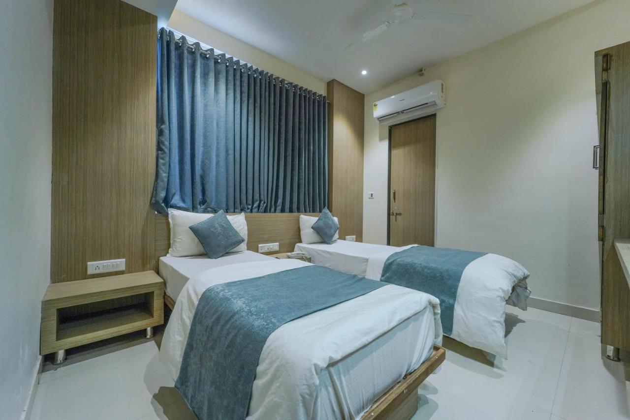 Hotel New Empire Ahmadabad Zewnętrze zdjęcie