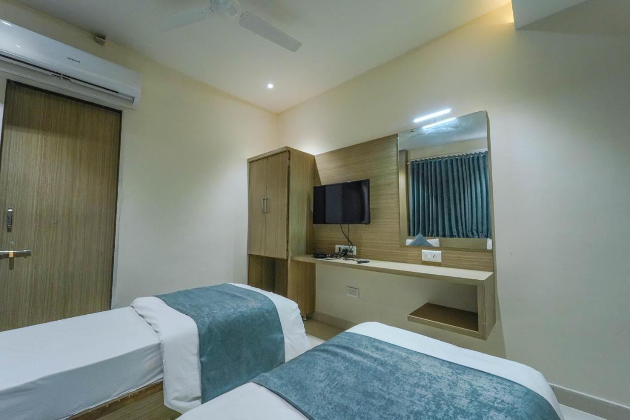 Hotel New Empire Ahmadabad Zewnętrze zdjęcie