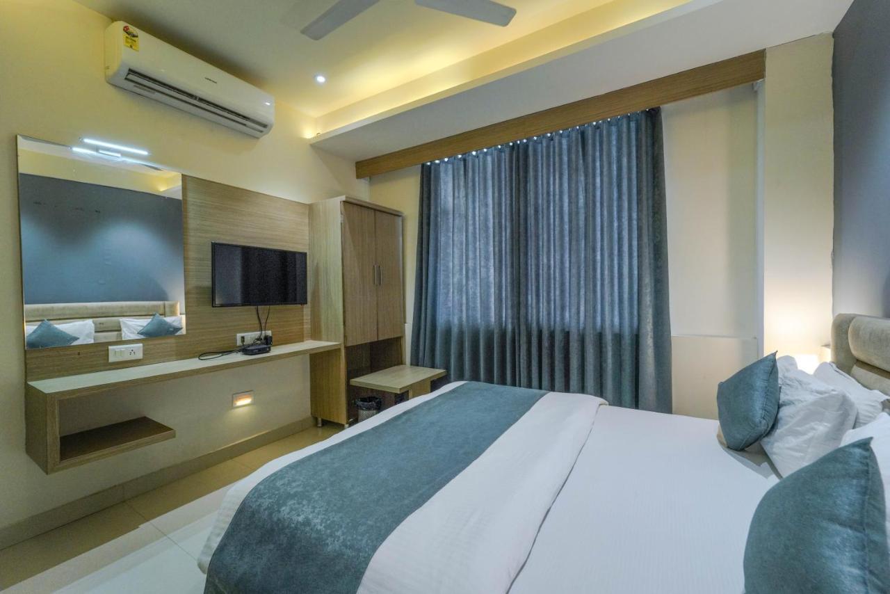 Hotel New Empire Ahmadabad Zewnętrze zdjęcie